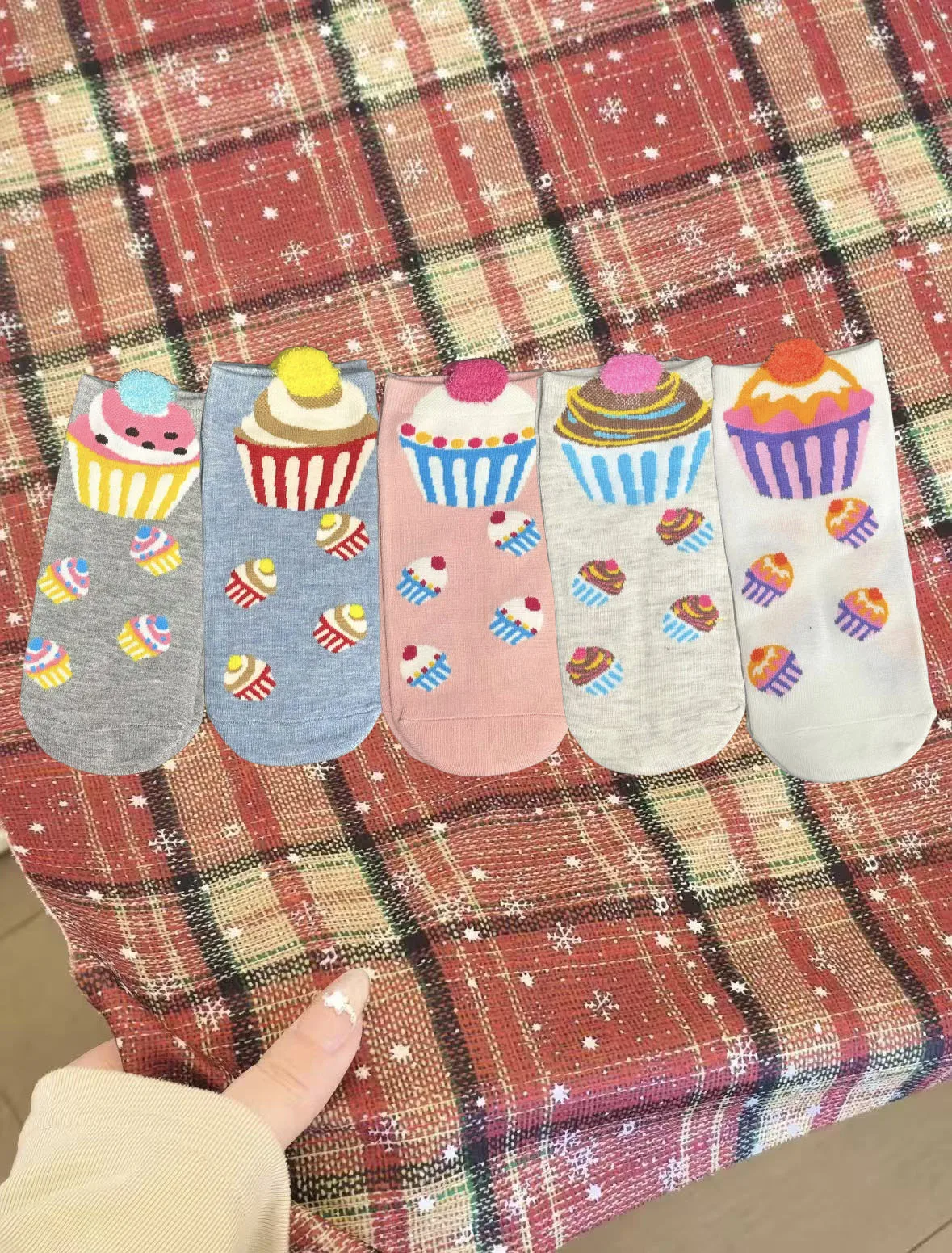

European sizes 34-39, 1/5 Pair of Cute Cartoon Short Socks with 3D Stereoscopic Double-Layer Design, Breathable for Children