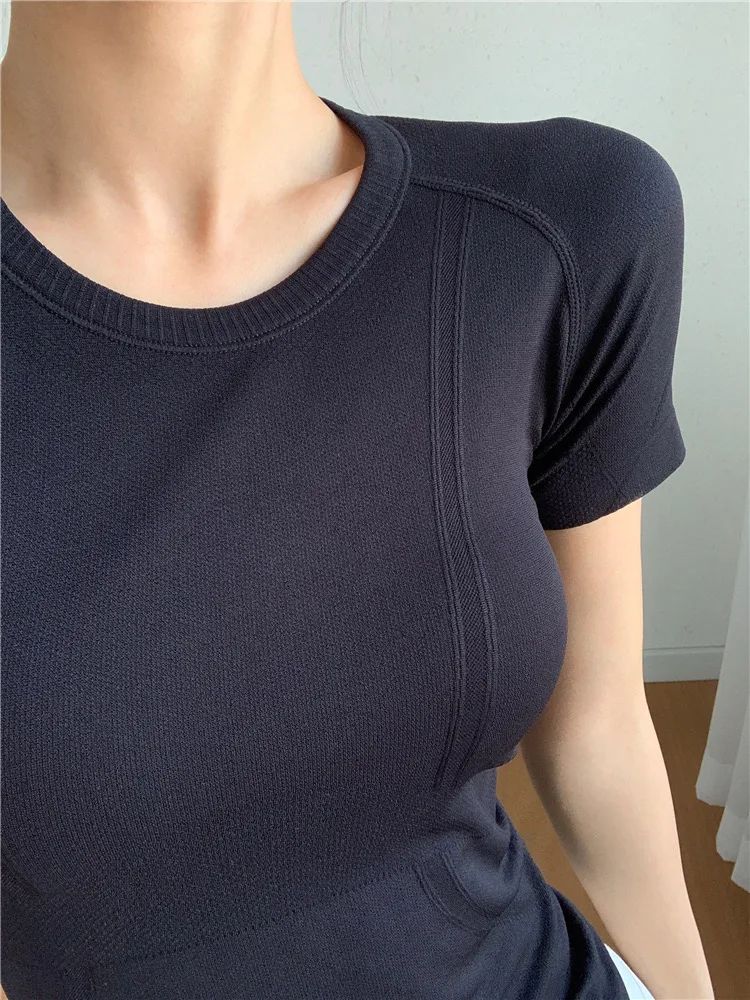 Yoga-Anzüge für Frauen im Frühling und Sommer Neue Sport-Oberteile Integriert mit Schlankem Kurzarm-T-Shirt Lauf- und Fitness-Trainingsanzüge – Detail 7