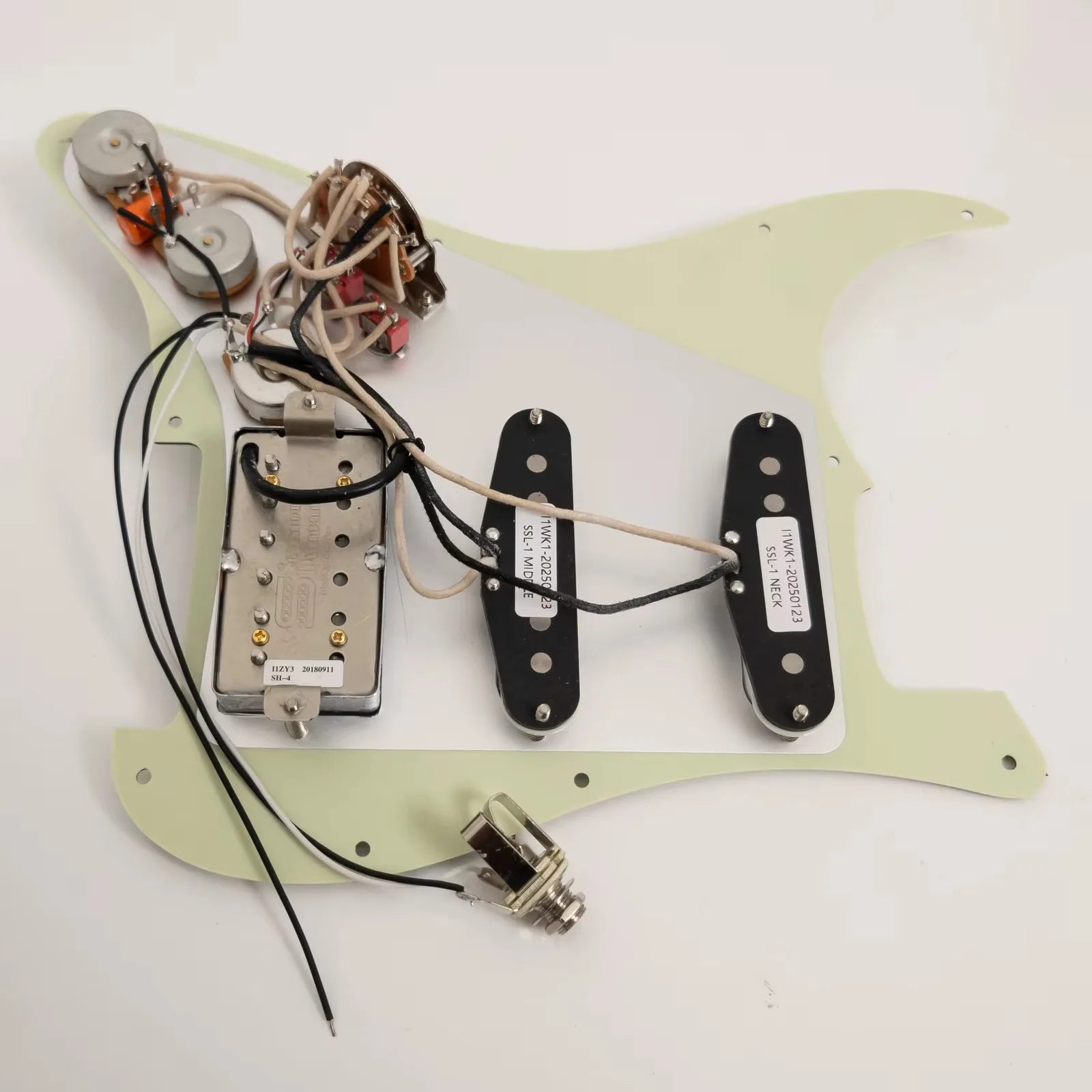 SSH Loaded Pickguard with Alnico 5 Pickups Coil Split Humbucker Prewired Assembly for ST Style Electric Guitar Replacement view 5