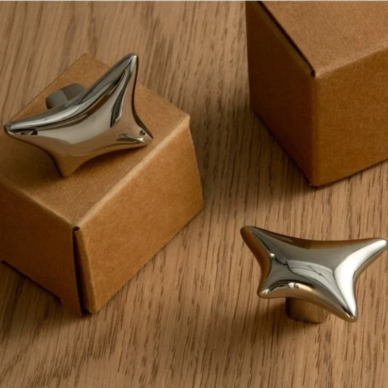 Unique Titanium Silver Cabinet Handles Exclusive Star Shaped Brass Knob for Children Room Childish Novelty Furniture Knobs Pulls