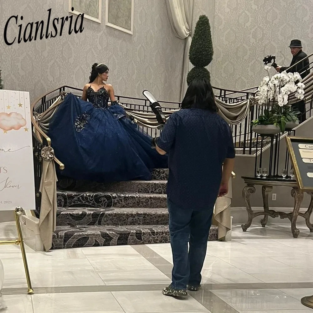 فستان Quinceanera أزرق داكن بدون حمالة ، ثوب كرة مكشكش ، يزين الذهب ، مشد دانتيل ، 15 حلو ، ملابس XV