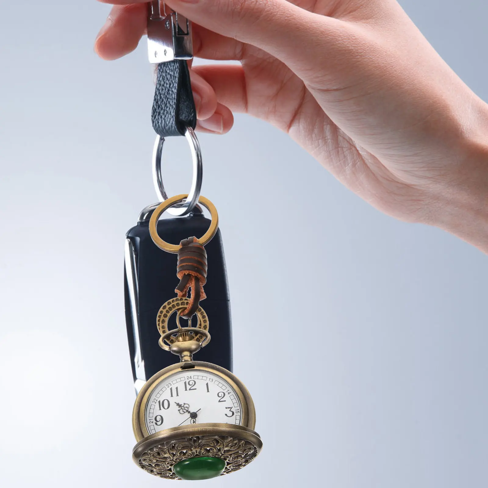 

Винтажные часы в стиле ретро, металлические декоративные часы для мужчин и женщин, легкие и компактные, с точным отображением времени.