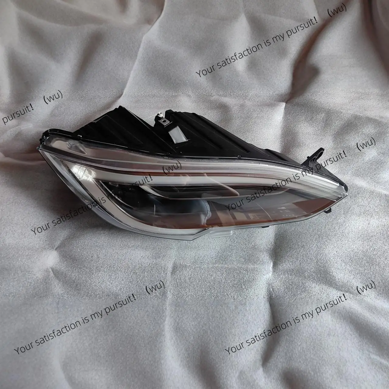 

Применимо к фарам Tesla MODELS старые и новые фары автомобильные фары 1053570/1503571