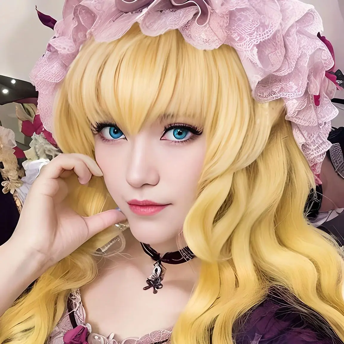 

Game Touhou Project Yakumo Yukari Cosplay Wig 80CM Long blonde curly hair Synthetic Wig+Wig cap Party Halloween Wig