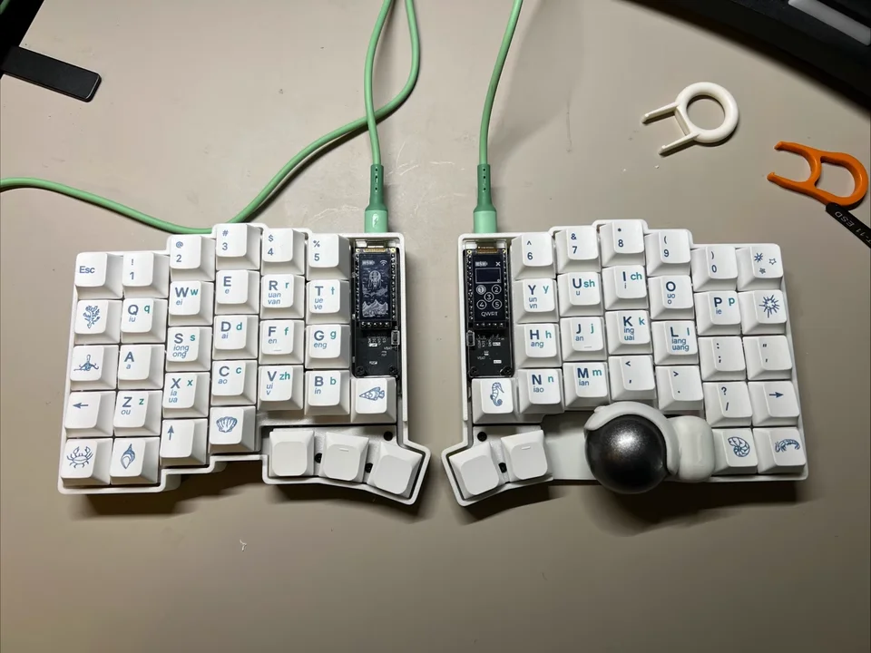 

Keyball Wireless Split Keyboard Trackball Teclado Mecanico OLED ZMK Ergonomic Gaming Mechanical Keyboards Supports MX/Choc V1 V2