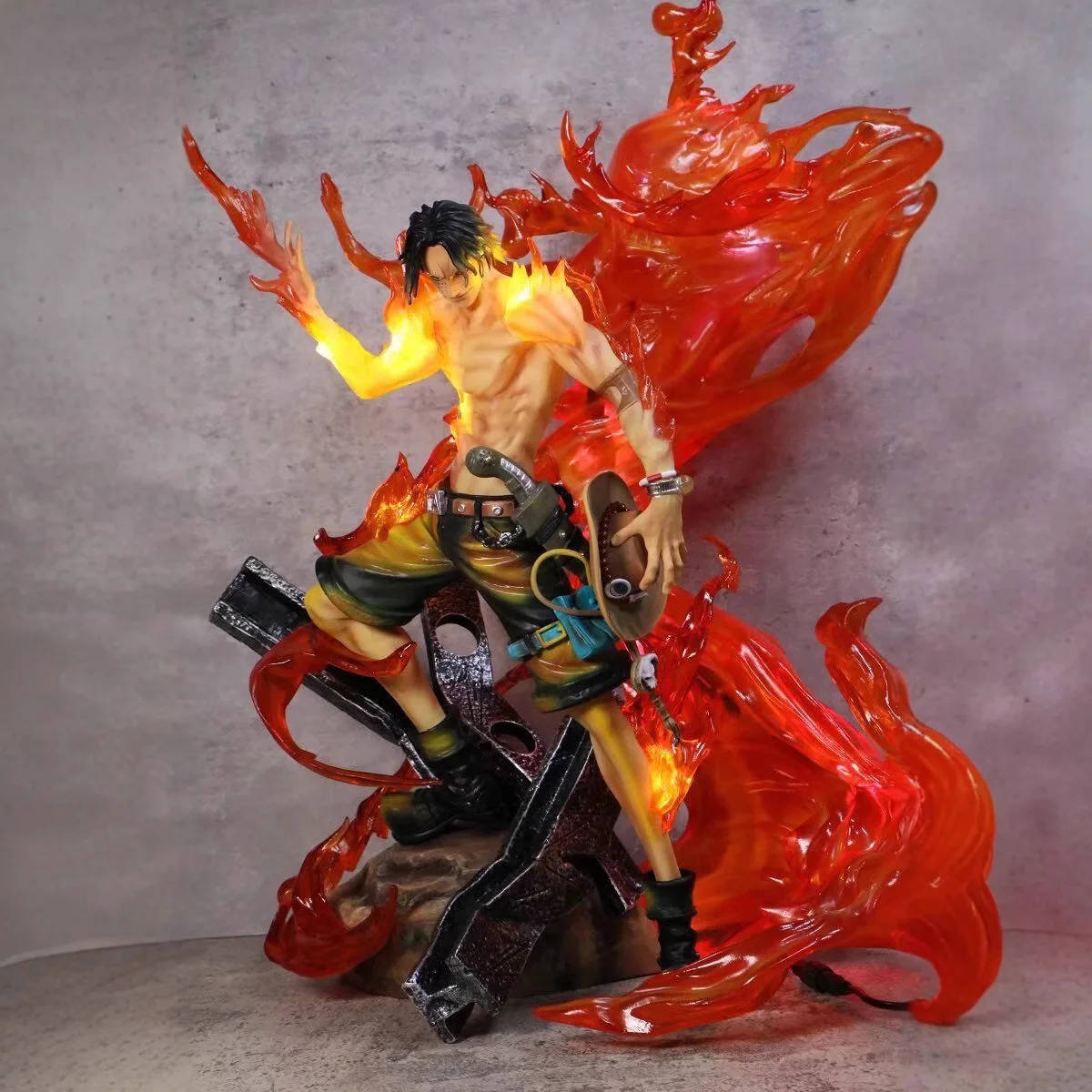 Figura Gigante de Resina de 50CM de Ace de One Piece - Puño de Fuego con Luz, Modelo Singularidad del Dios del Fuego