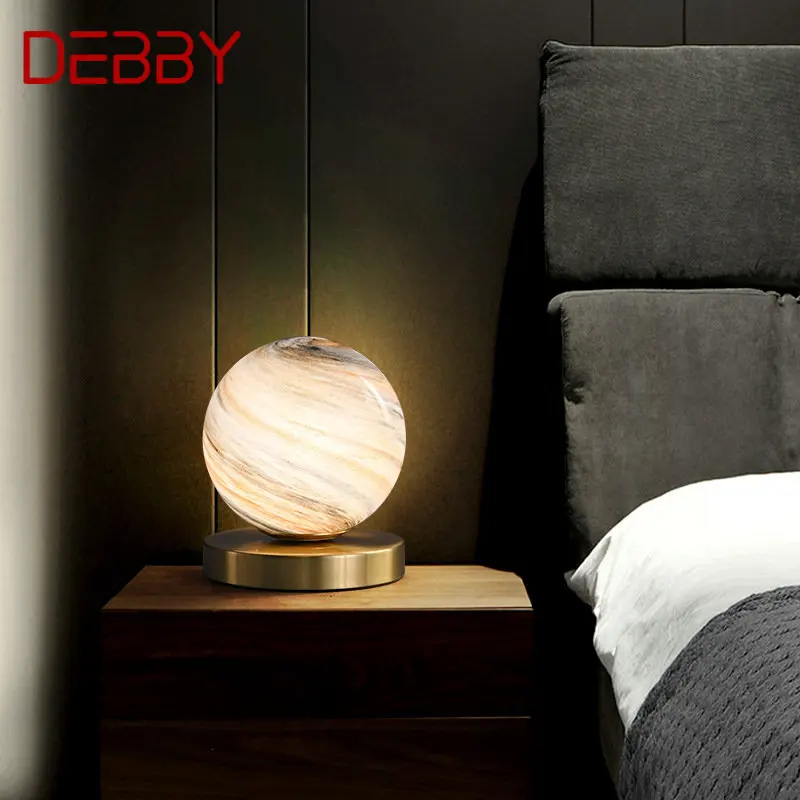 Debby nordische Tisch lampe moderne kreative Vintage Messing Schreibtisch Licht LED Glaskugel Dekor für zu Hause Wohnzimmer Schlafzimmer Bett