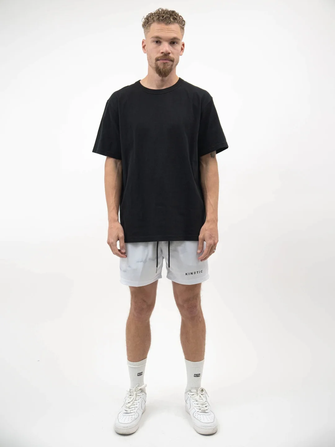 

Summer Slim Sports Shorts Men's Embroidered Quick Drying Breathable Beach Pants Four Color Drawstring Straight Tube Mesh