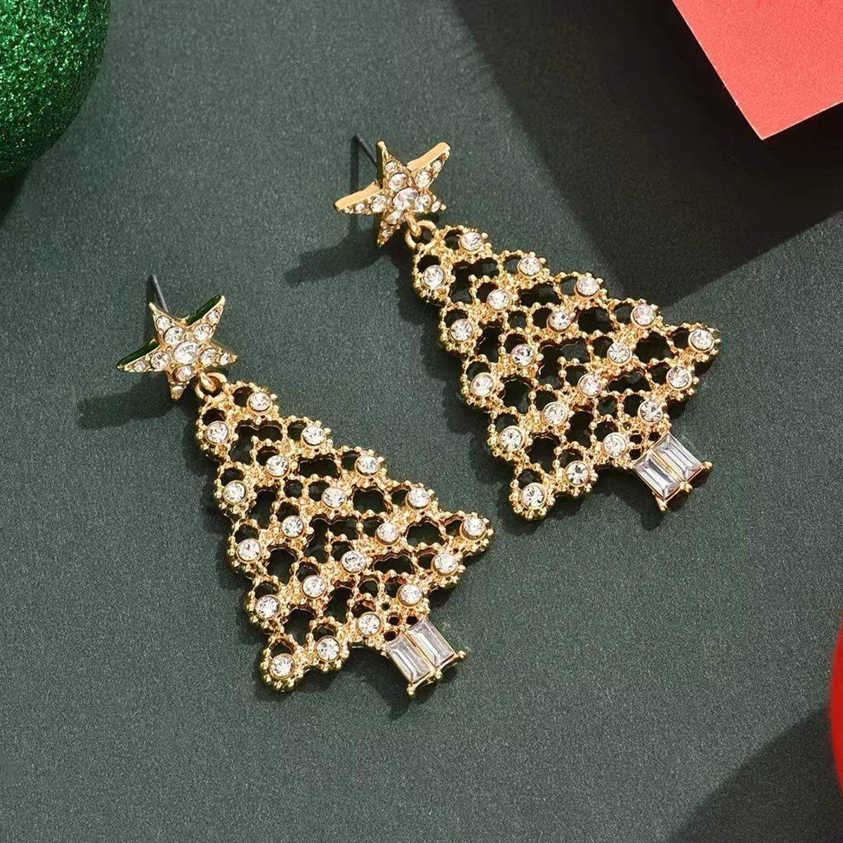 أقراط شجرة عيد الميلاد بتصميم شجرة فريدة من نوعها مناسبة للاحتفالات في العطلات والارتداء اليومي هدية مثالية للصديقات