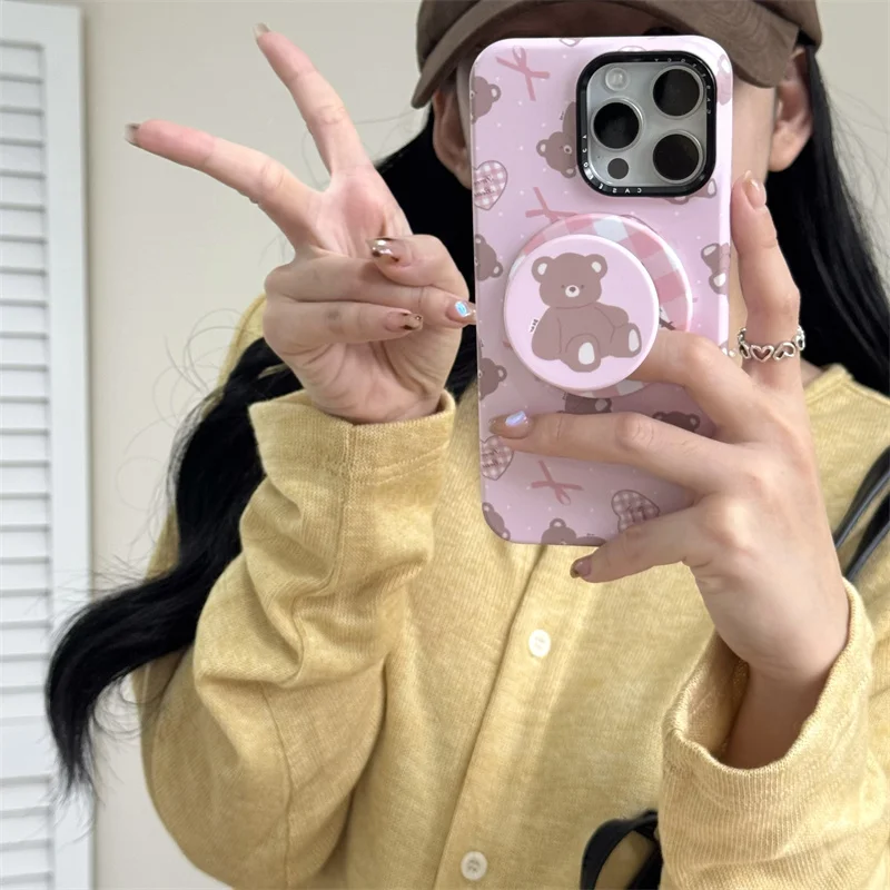 เคสโทรศัพท์แม่เหล็กน่ารักลายหมีเกาหลี สำหรับ iPhone 17 Pro 15 16 14 Pro Max พร้อมที่จับ สำหรับเคส Magsafe ลายการ์ตูน