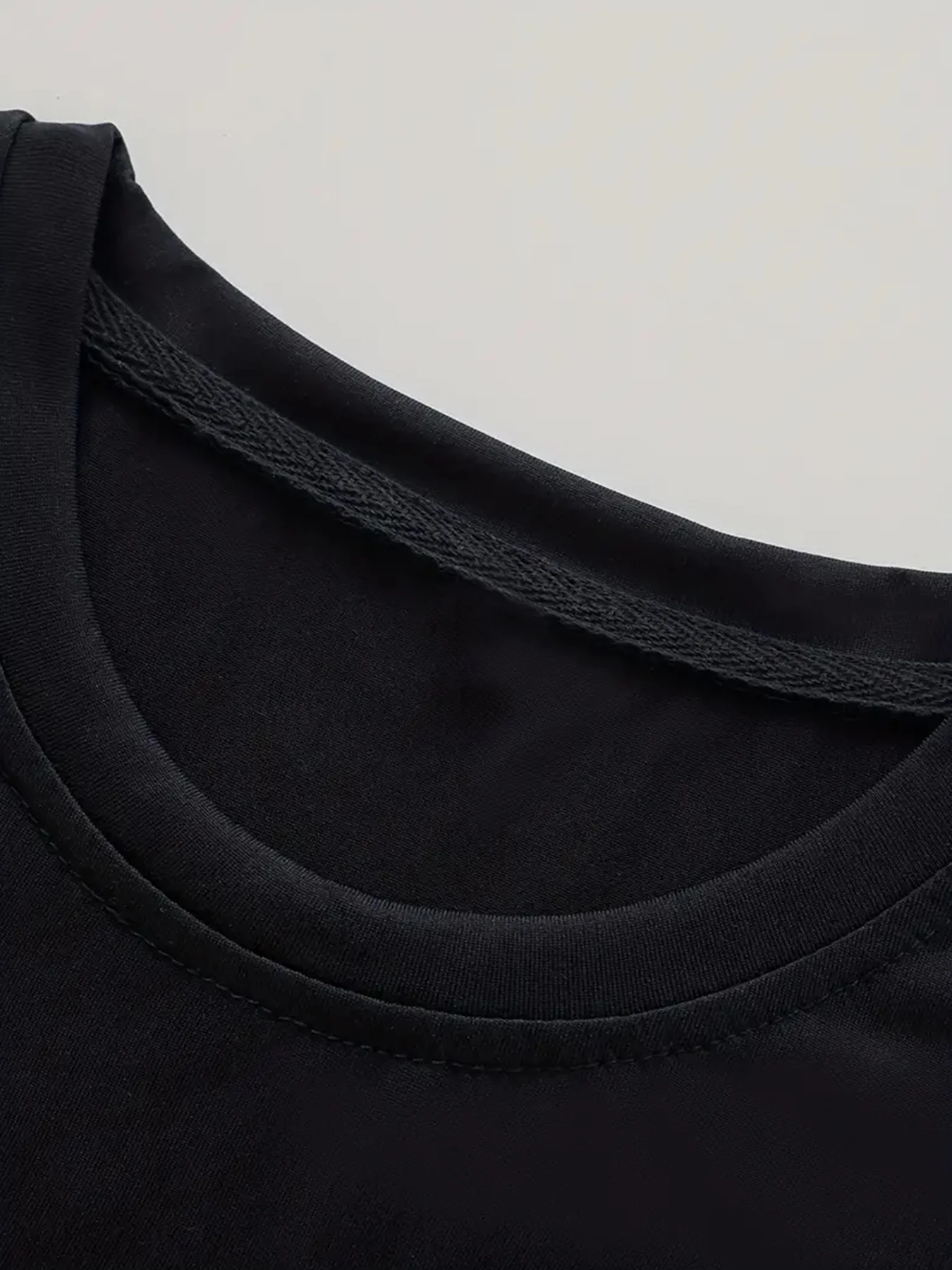 [Cool Graphic Tee] Lightweight Polyester Men's "HOW HIGH" Graphic Tee Bold Red Crew Neck Short Sleeve T-Shirt