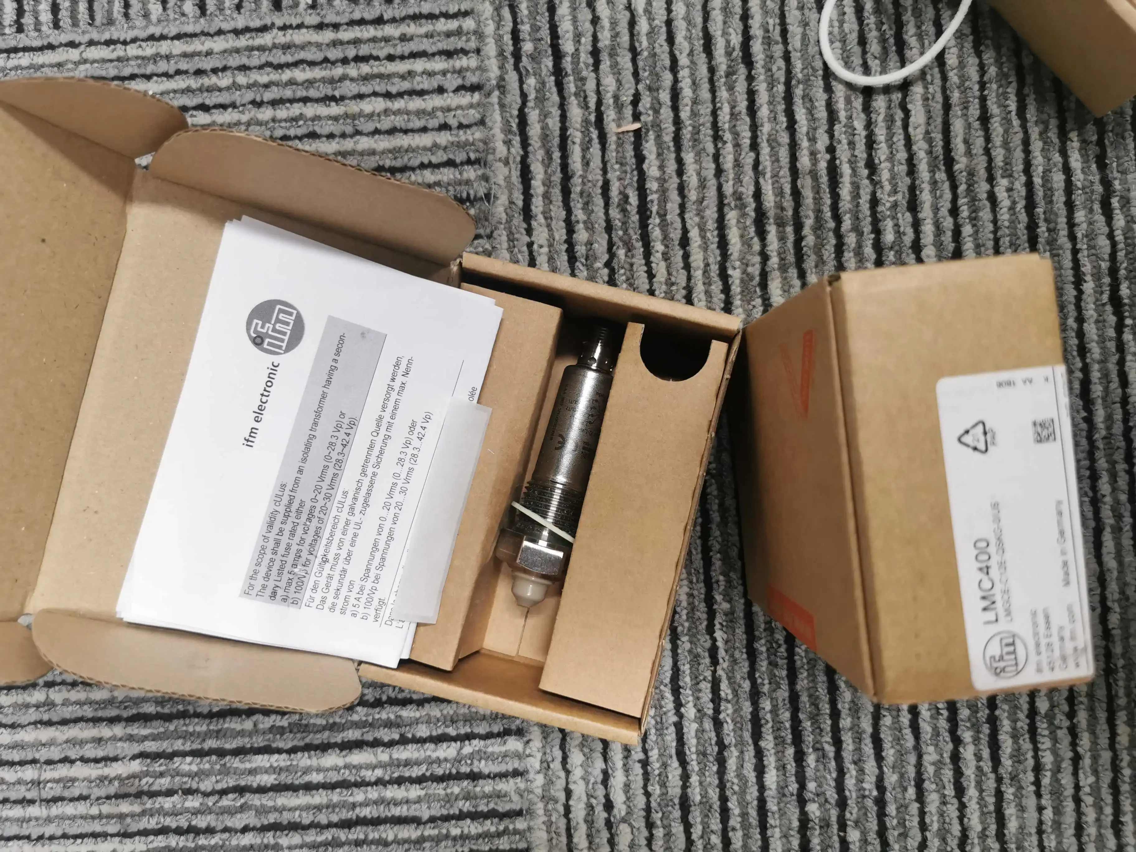 

New original IFM pressure sensor LMC400