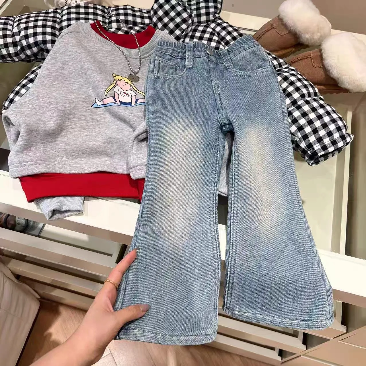 

Korean children's clothing, girls' winter new style with added fleece and thick jeans, girls' baby western-style flared pants
