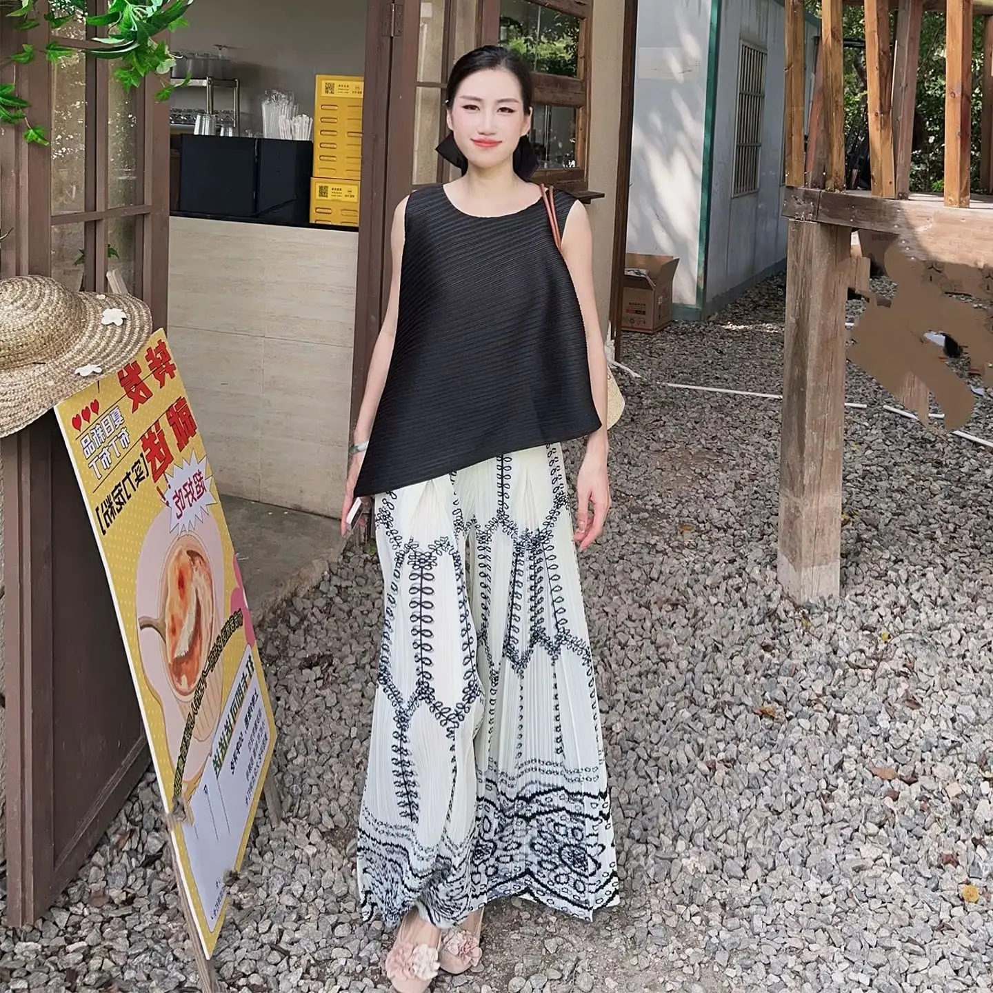 

Miyake Summer Top Black Premium Pleats Fashion Temperament Pleated Loose Wear Plisse Irregular Wide Leg Pants Pleated Suit