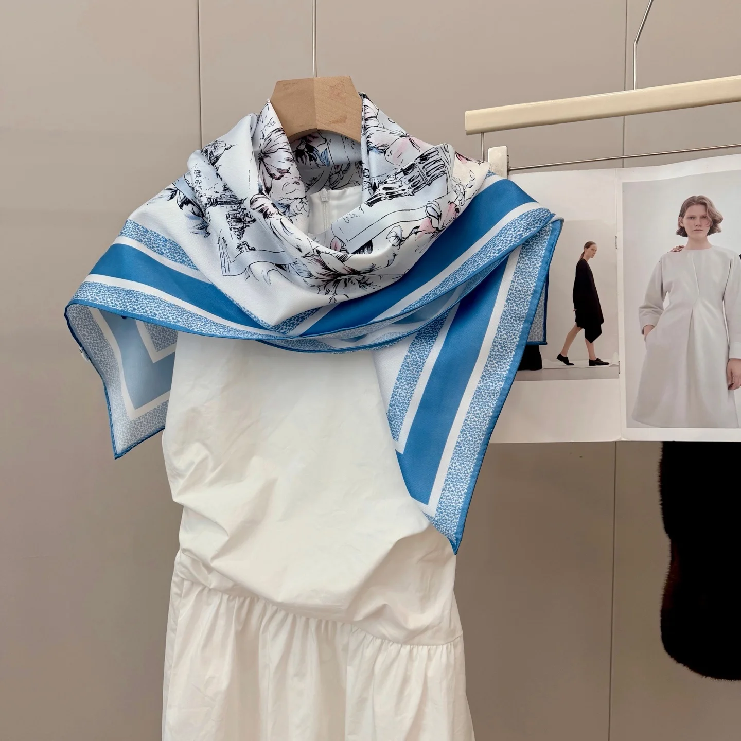 

Spring/Summer Outfit French Floral Silk Scarf Silk Twill Square Scarf Versatile Floral Print Tie-on Headband Silk Shawl 90*90 Cm