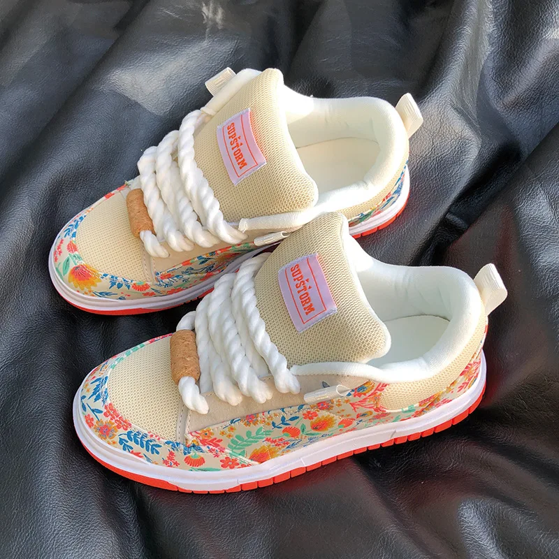 Large Size Kids Board Shoes White Flower Low-top Shoes Men Women Couple Sports Trend Versatile Student Casual Sneaker Wholesale