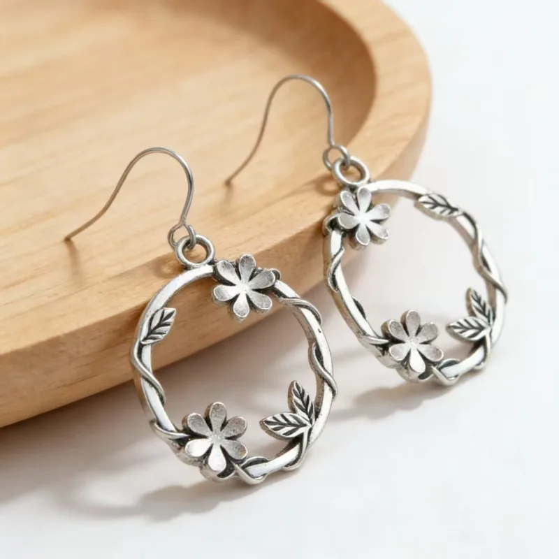 Vintage round ring entwined with vines and flowers earrings, fashionable and elegant women's accessories