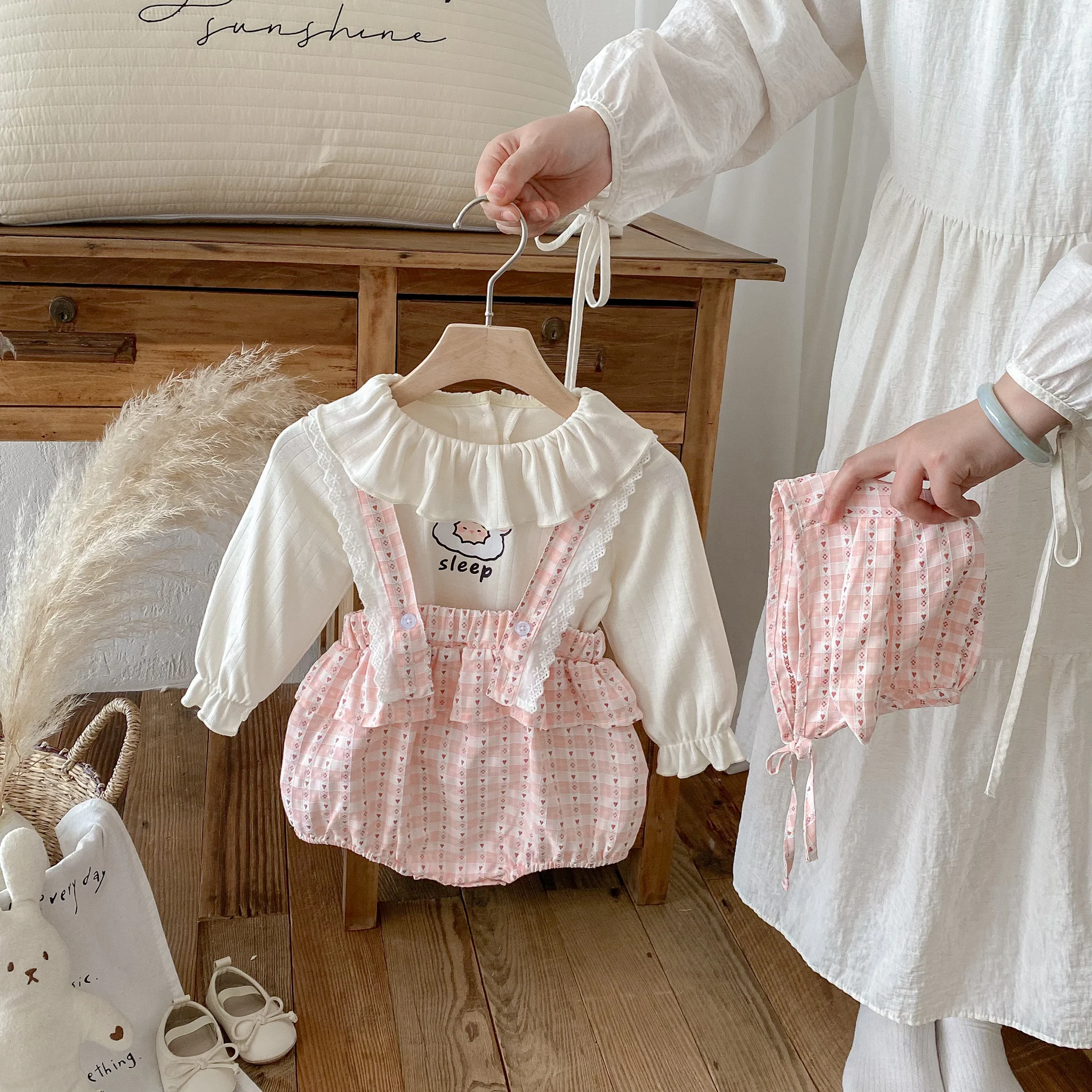 

Baby girl overalls set, autumn baby crawling suit, T-shirt three-piece set