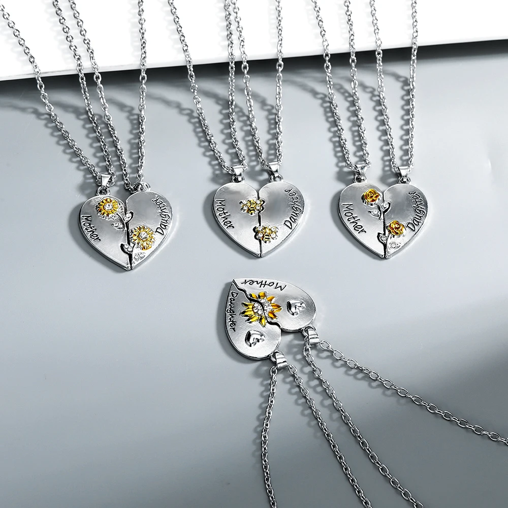 2Pcs/Set Cute Bee Rose Sunflower Pattern Heart Puzzle Mother and Daughter Necklace Family Love Jewelry Gift