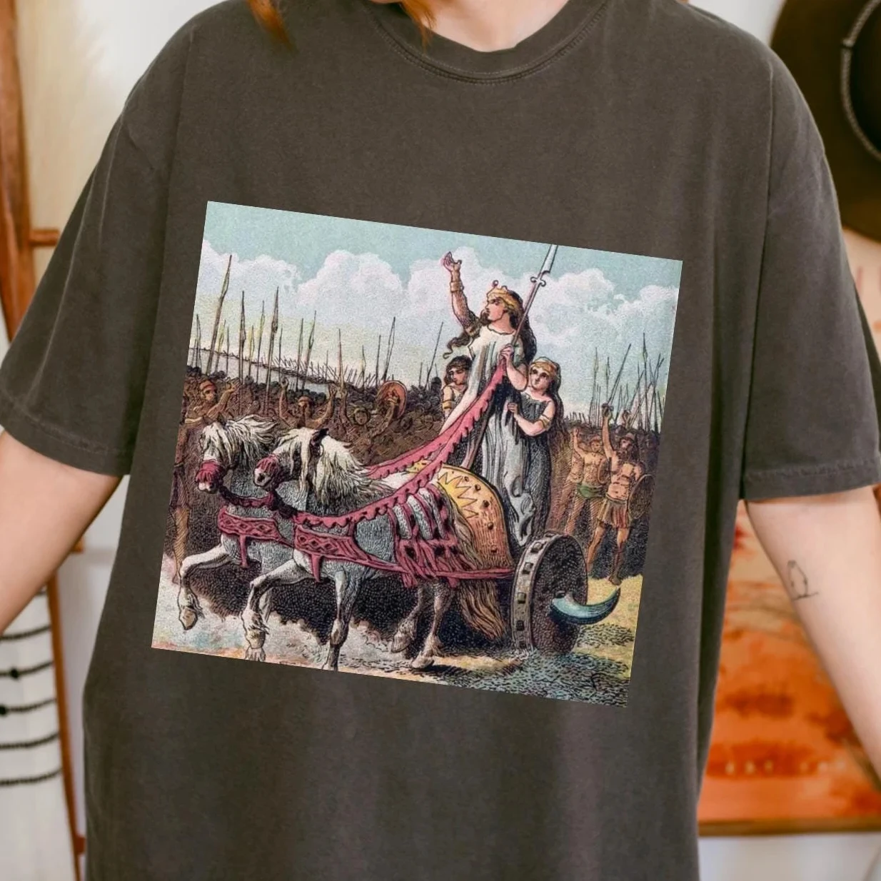 

Queen Budica Shirt, Budica Classic Art T-shirt, Strong Female Leader T-shirt, Feminist T-shirt, Born Leader Top, Women's Rights