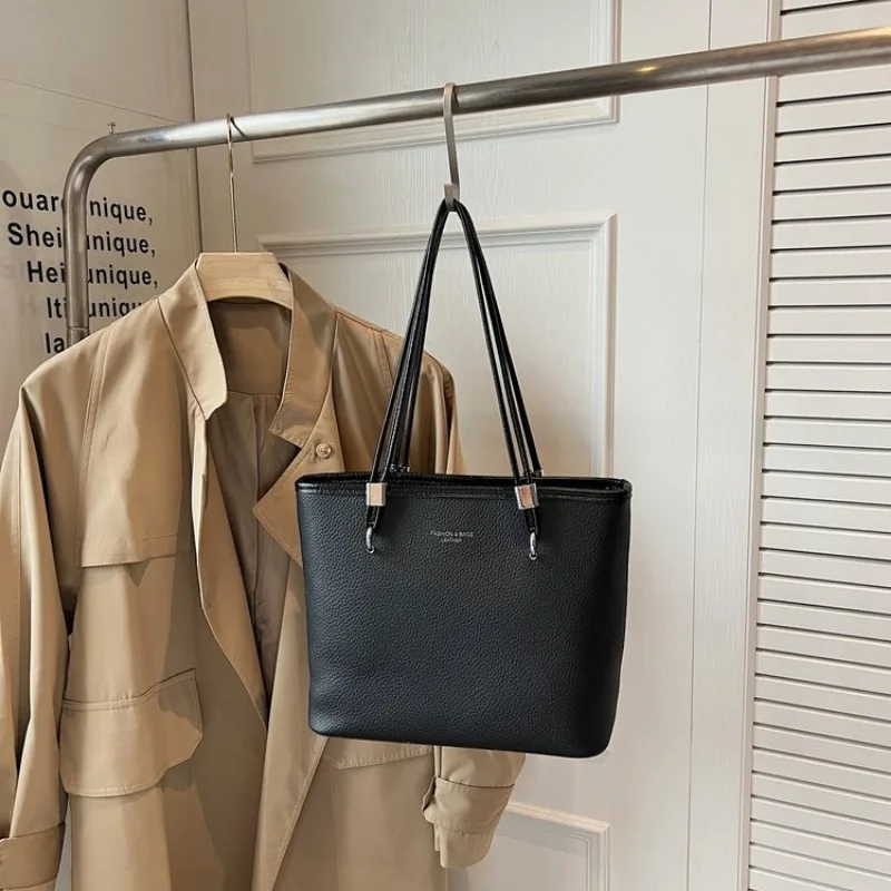 

Female Travel Handbag Functional Design with Multiple Compartments for Work Essentials and Personal Items Stylish and Practical