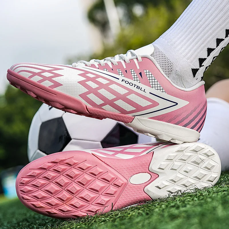 

Men Professional Training Football boots Blast Short Spikes Professional Match Training Athletic Shoes Shipping Indoor Futsal