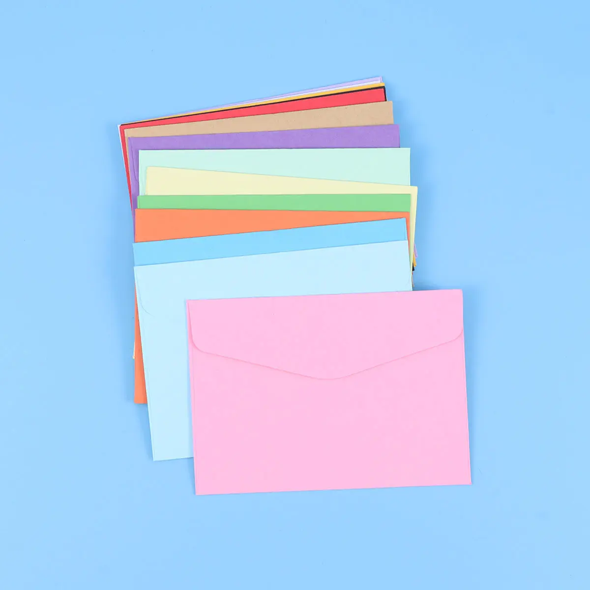 

140Pcs Mini Envelopes Solid Color Natural Paper Flap Envelopes for Gift Cards Wedding Placeholders Name Cards Thank You Notes