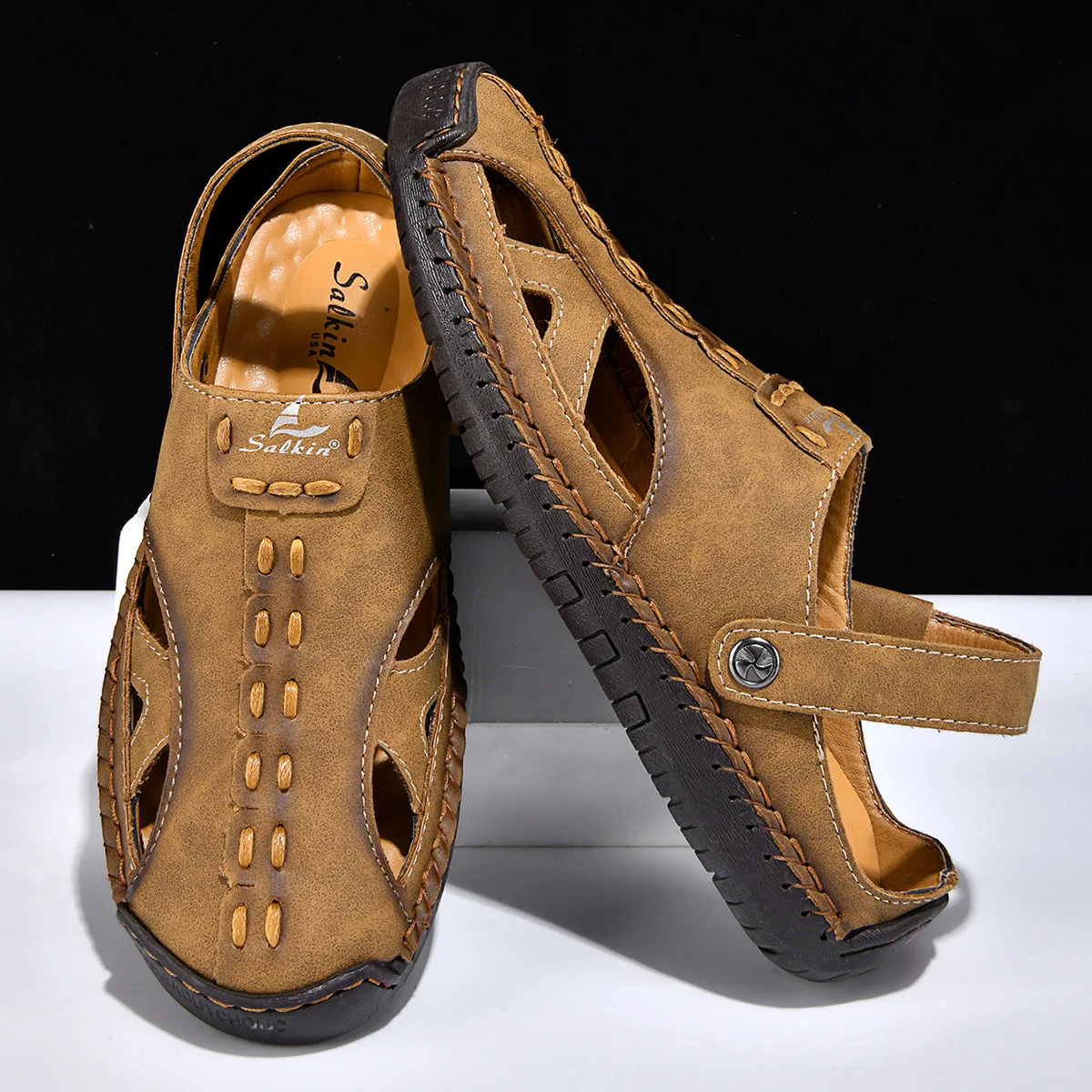 

Summer Two Wearing Men's Sandals with Hollowed Out Toe Caps and Holes for Men's Outdoor Sandals, Plus Size Beach Shoes for Men
