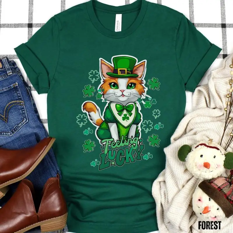 Cute Cat St Patricks Day T Shirt Shamrock for Lovers Irish Mom