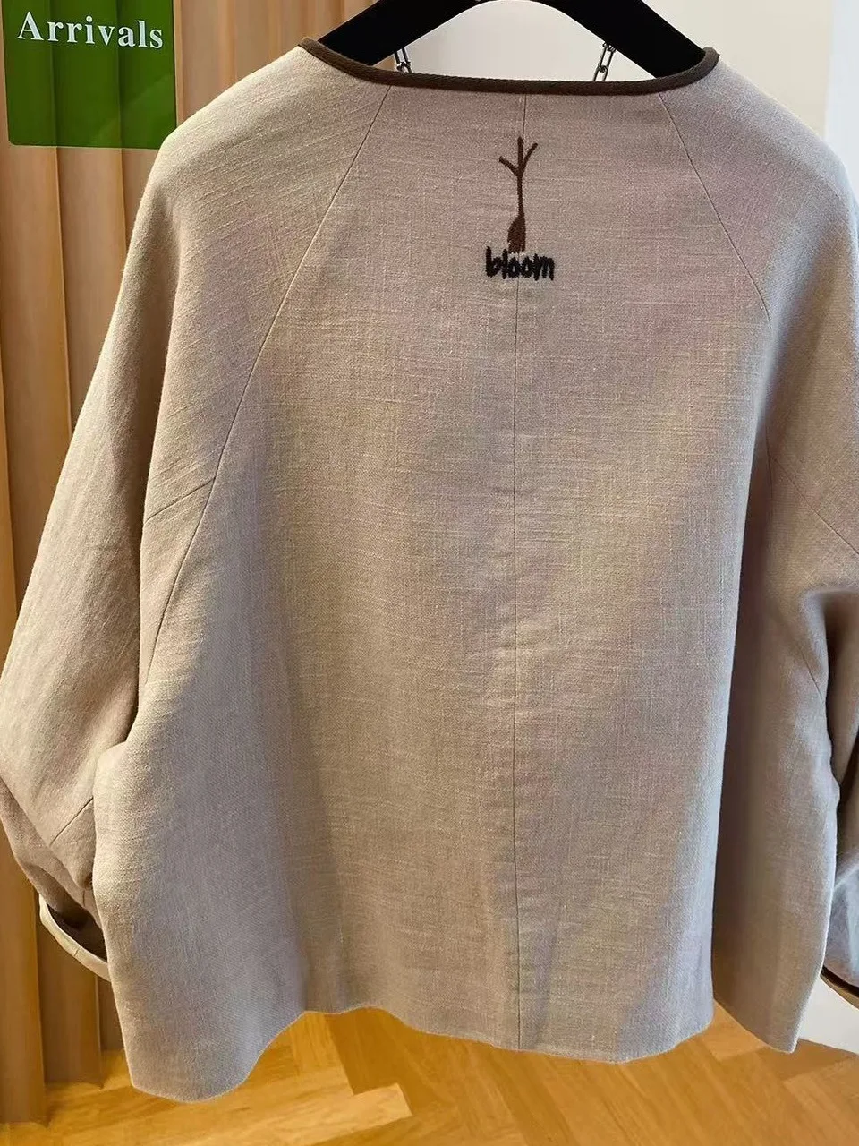 سترة نسائية فضفاضة طويلة مطرزة من الكتان لربيع وخريف جديد Sle ملابس خارجية فريدة من نوعها مصممة بشكل جذاب #5