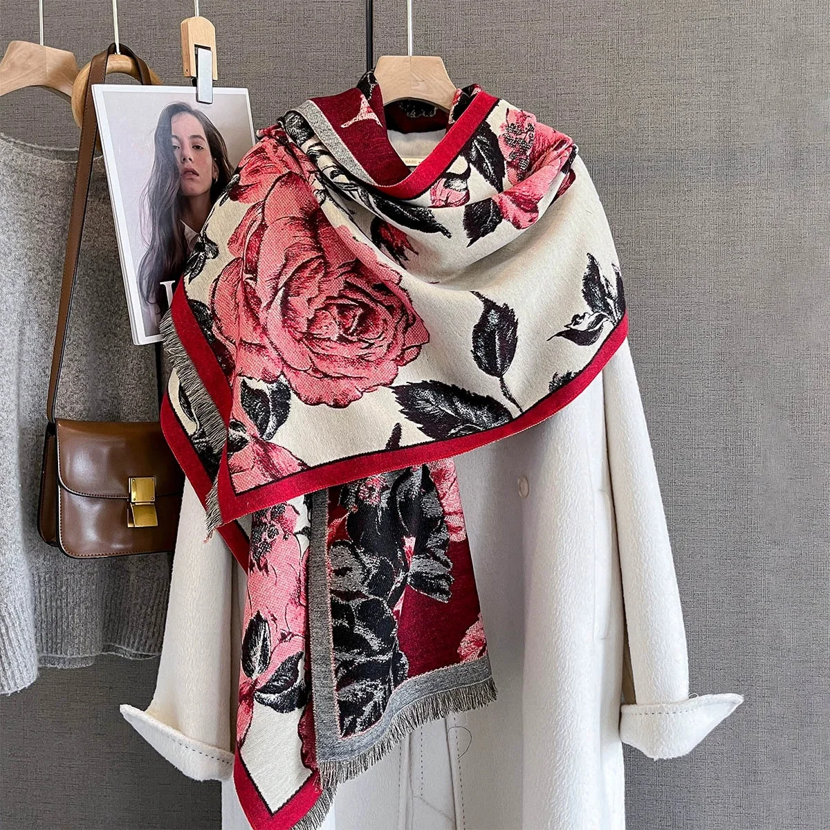 

Брендовый элегантный двусторонний жаккардовый шарф из пашмины, кашемир, мягкая теплая шаль из пашмины с бахромой, зимнее холодостойкое ветрозащитное одеяло