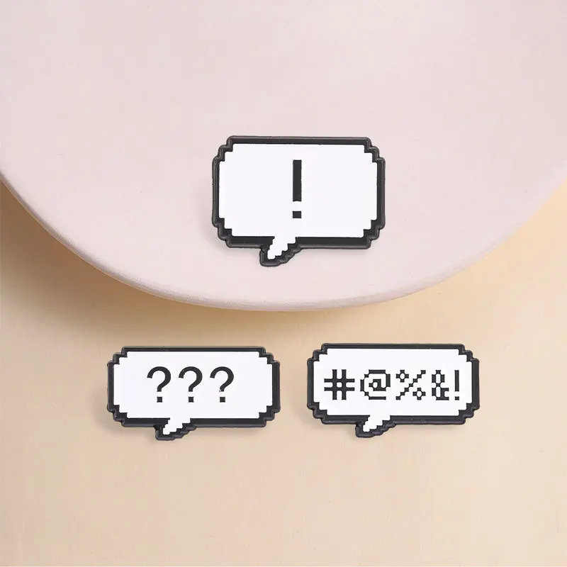 Vintage Brooches Exclamation Mark Bubbles Metal Badges Small Gifts Wholesale Bag Pins for Caps Brooch Backpack Accessories Lapel