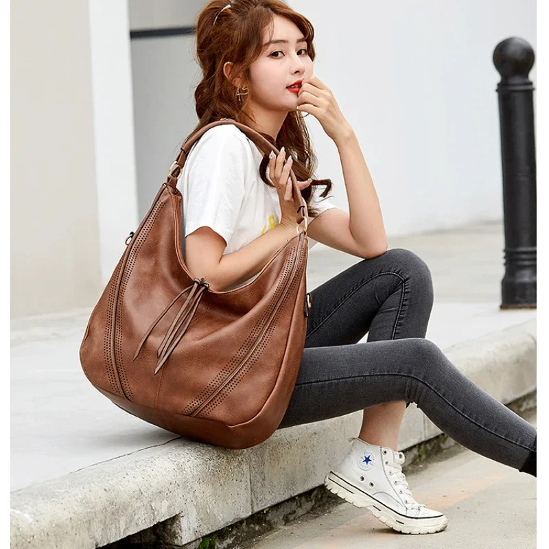 Large Capacity Luxury Shoulder Crossbody Bag Tassel Hollow Out Design Casual Commuter Travel Tote Bags Quality Handbag for Women