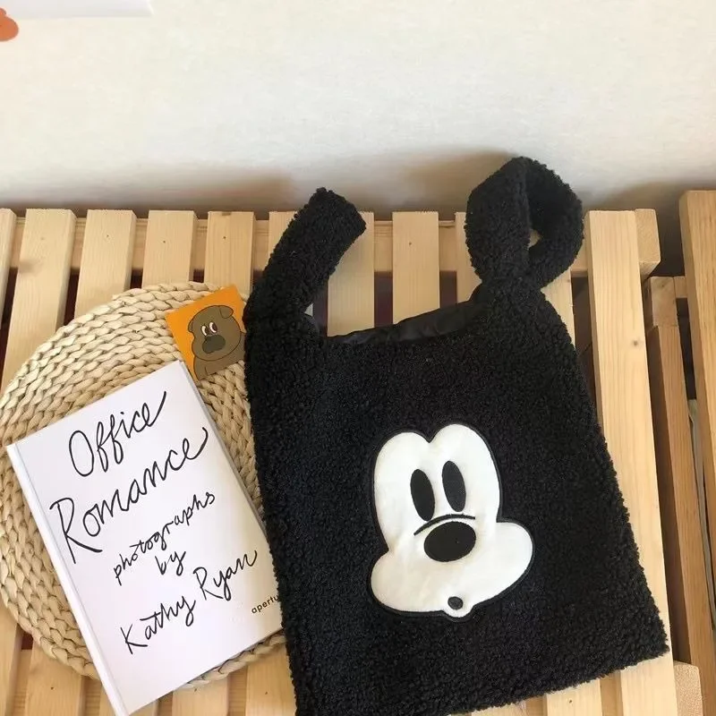 Disney cartoon Mickey's new autumn and winter cute girl's stylish and versatile casual plush bag for girls to go shopping with