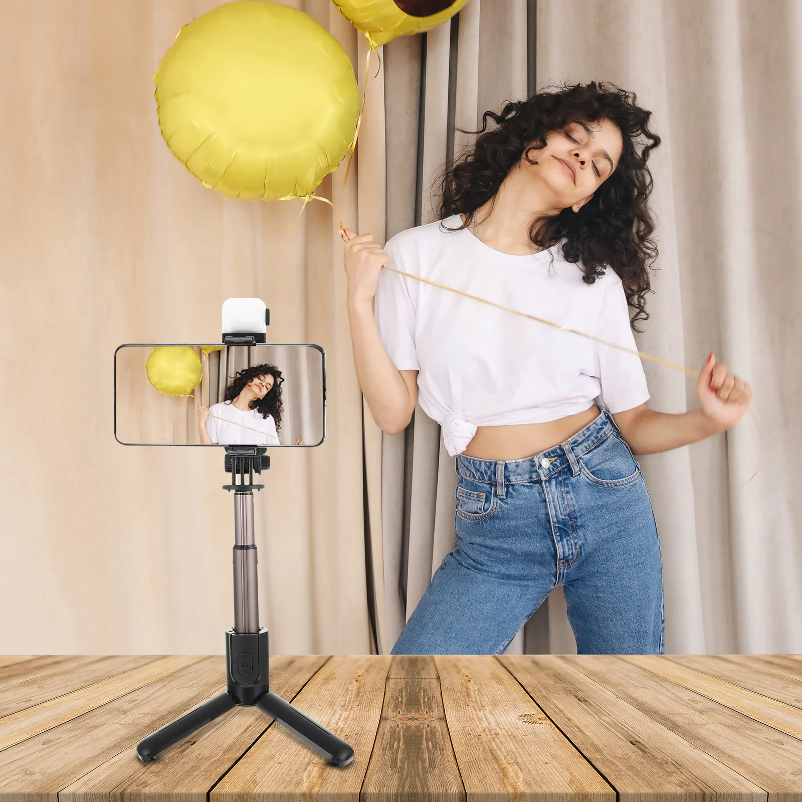 

Wireless Remote Control Extendable Selfie Stick Tripod Stand Compact Lightweight Portable Phone Holder for Travel