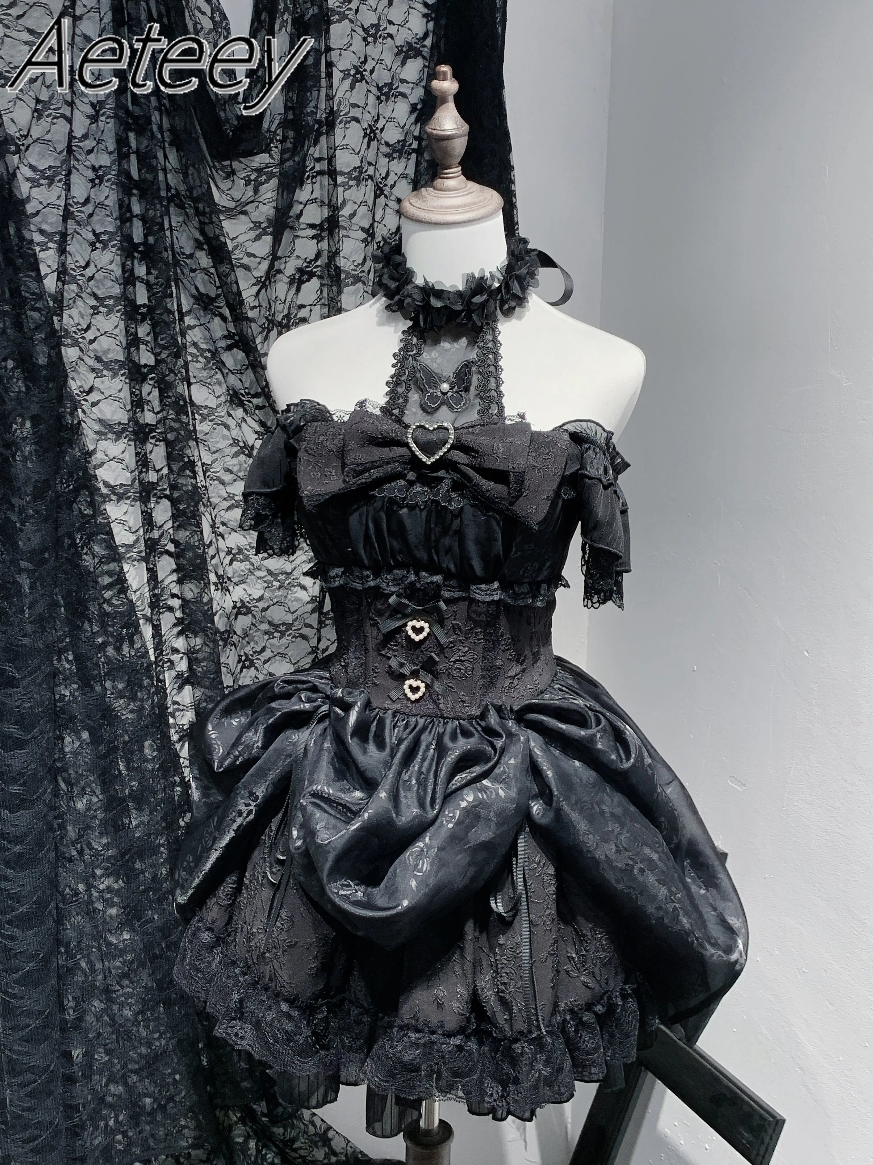 Sukienka damska w stylu japońskim, seksowna, podkreślająca dekolt, z efektem pendulum, czarno-biała, gotycka, cosplay, dla dziewczyn, produkcja masowa, oryginalny projekt.