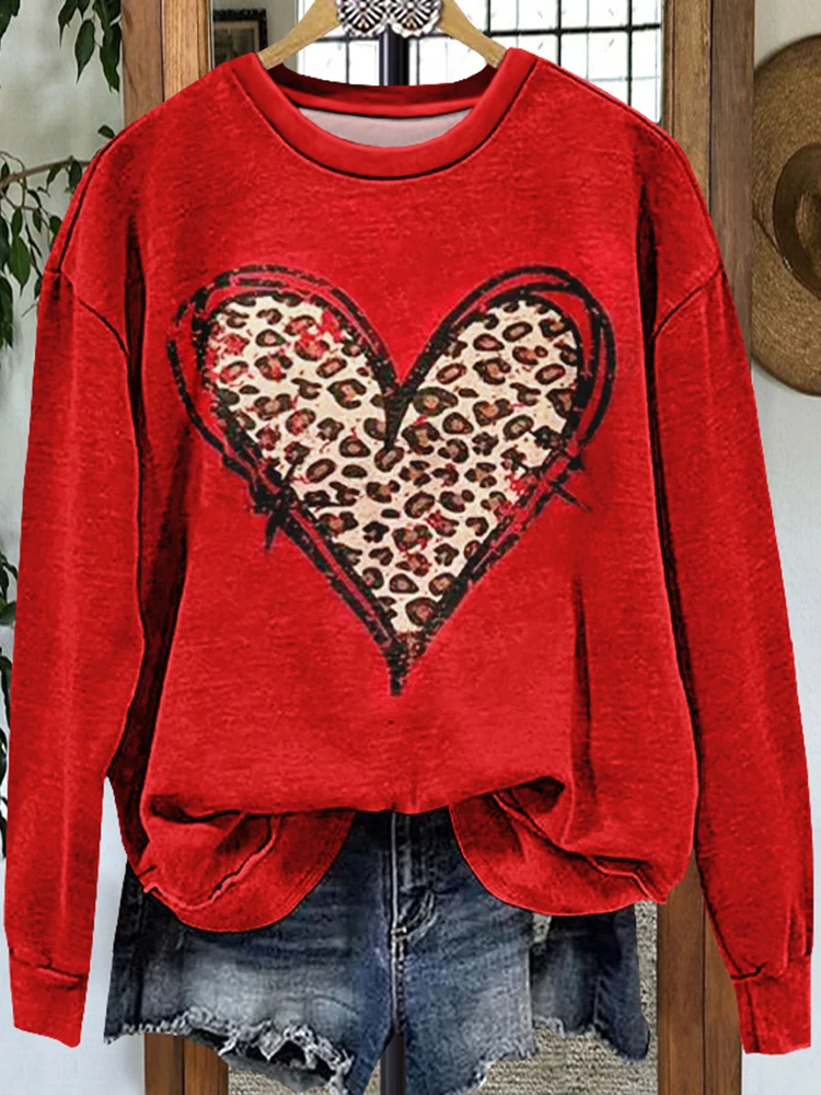 

Classic Contrast Leopard Print Heart Valentine's Day Sweatshirt