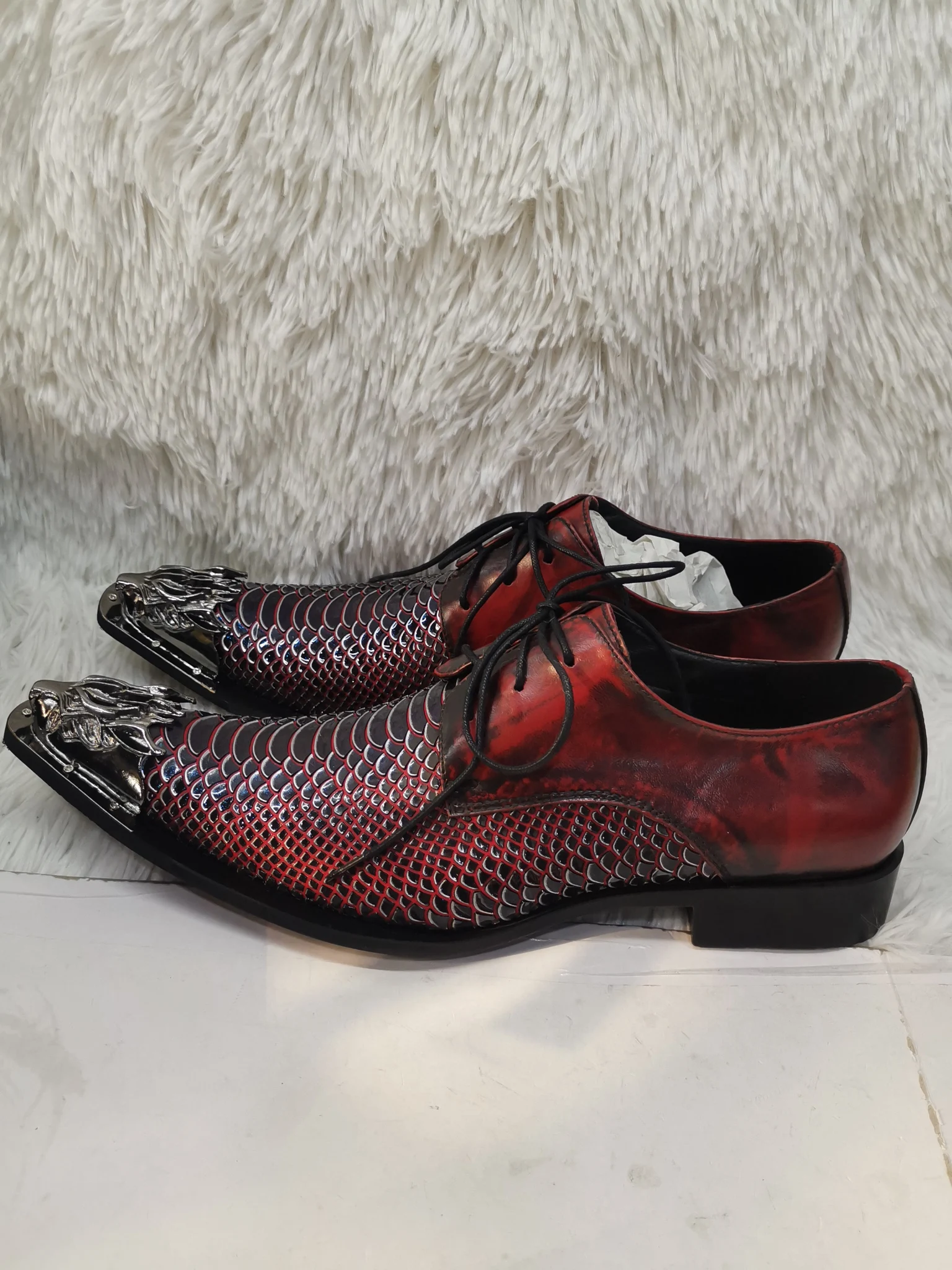 Metal Pointed Toe Snake Patterned Men\'s Shoes Wine Red Lace Up Genuine Leather Formal Shoe Fashion British Style Brogue Shoes