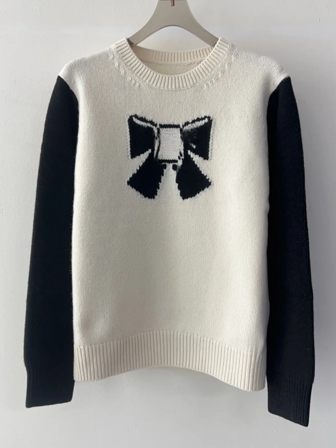 

Весенний новый вязаный свитер с круглым вырезом, шерстяной, с вышивкой узлами и пэчворком, базовый топ, женская модная одежда из смесовой шерсти