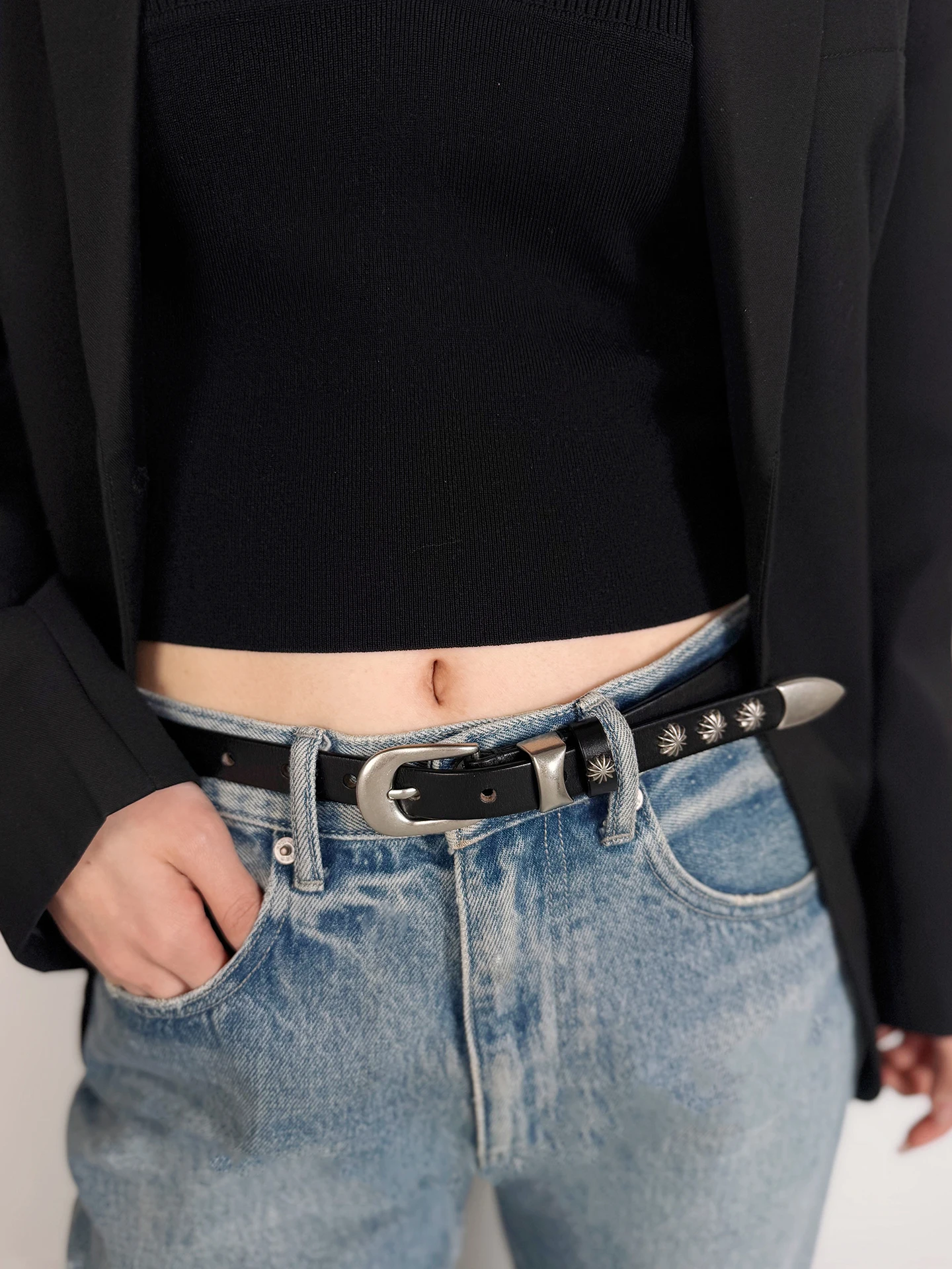 ヴィンテージシルバーバックルリベットレザーベルト女性用トップレイヤー牛革ブラック多用途ウエストベルトハイストリートアメリカンスタイル