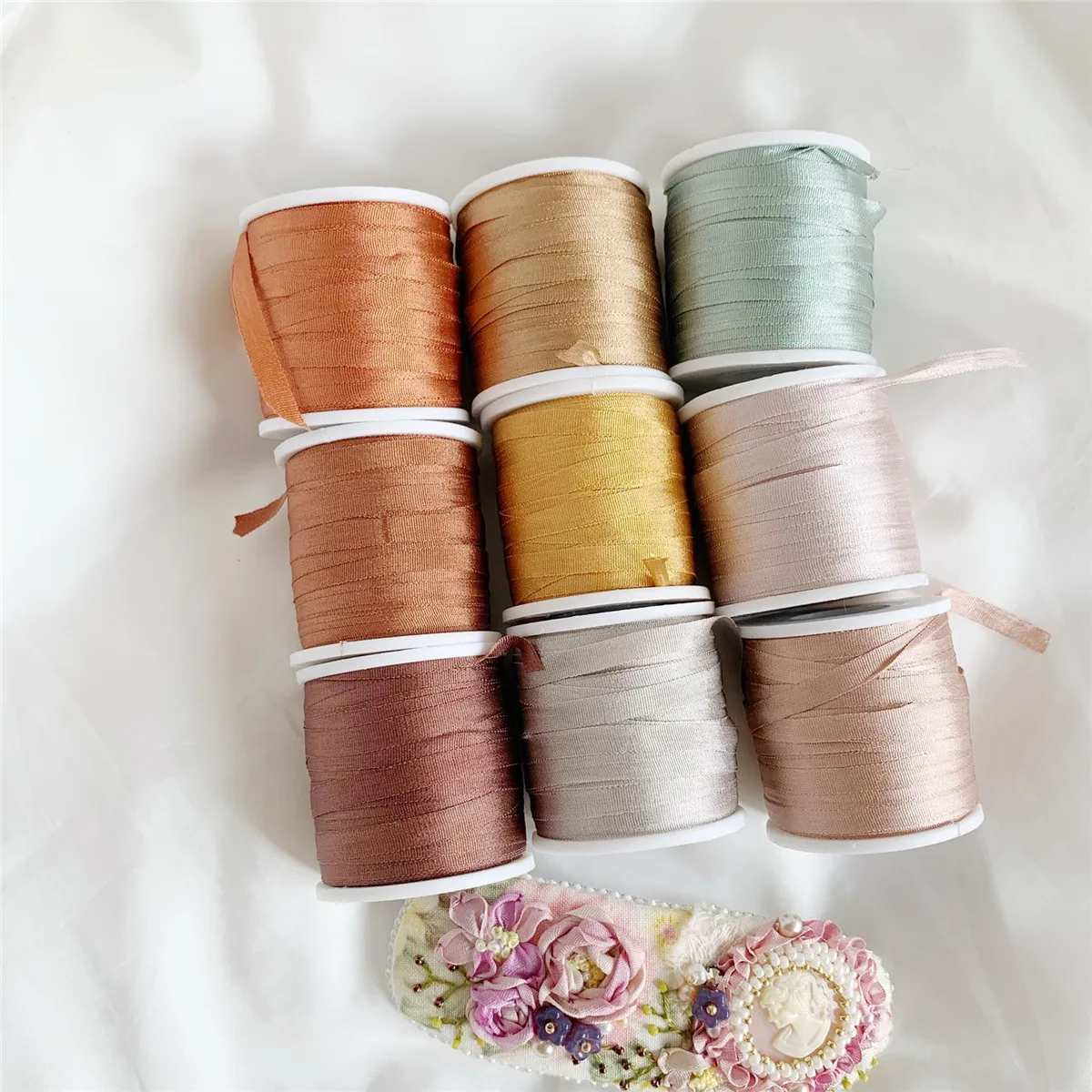 2MM 4MM 7MM Panton Colours 100% Pure Mulberry Silk Embroidery Ribbons Handcraft Supply Double Faced Thin Taffeta Trim