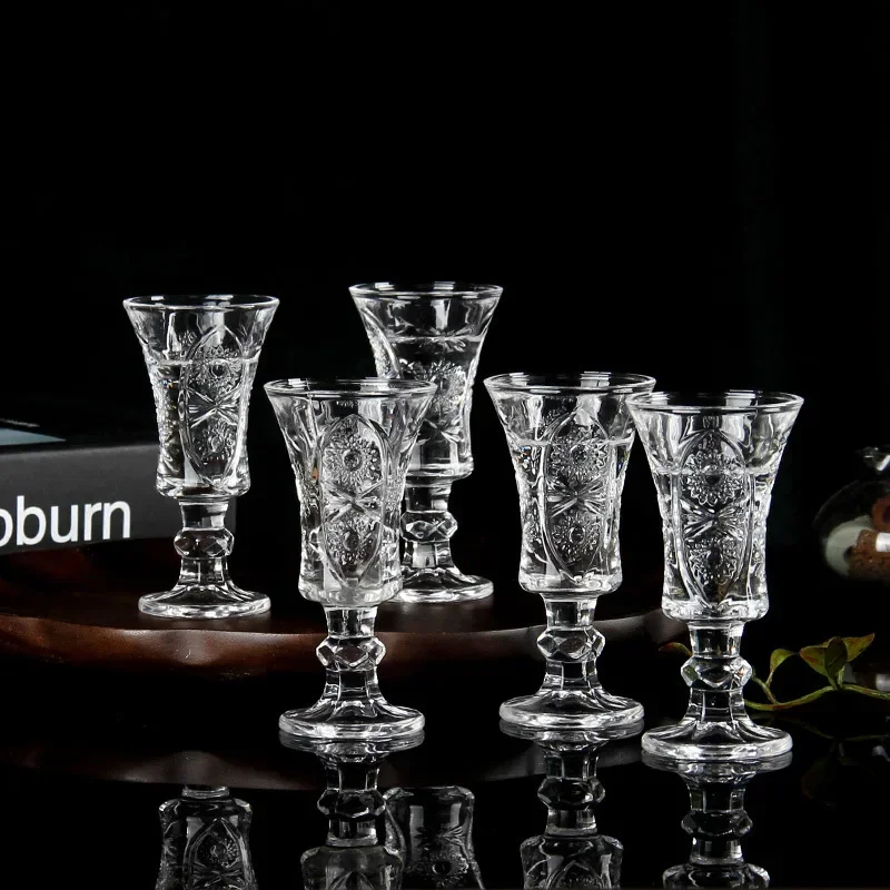 

6pcs/Set Whisky Brandy Small Cup Chinese Style White Spirit Glasses Crystal Goblet for Family Party Night Bar 34ml