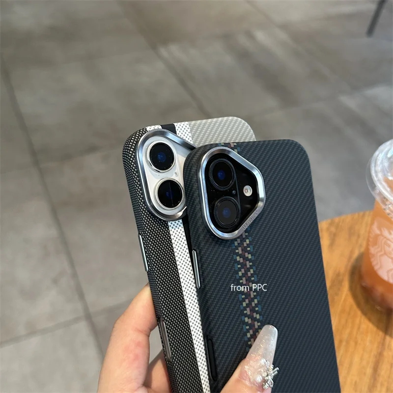 Magnetyczne etui na telefon z efektem karbonu, obudowa 16 17 do iPhone 15 Pro Max, magnesy do ładowania, twarda obudowa, osłona aparatu, pancerne etui — zdjęcie produktu 3