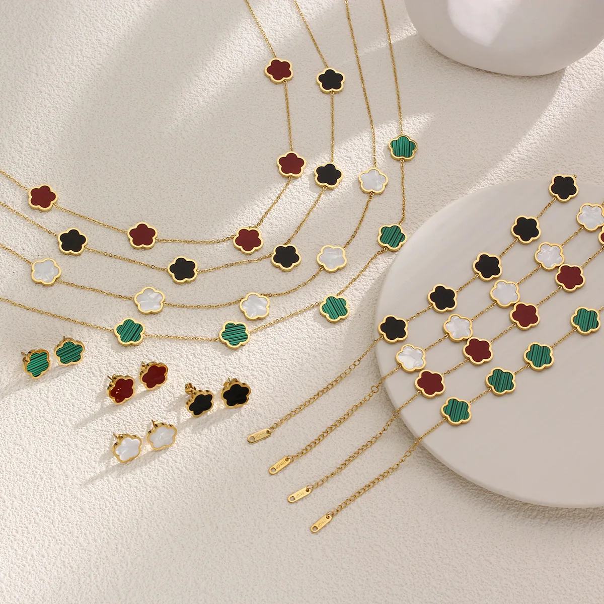 

Hot Selling Stainless Steel Shell Plant Five Leaf Flower Set For Women's Jewelry Accessories Simple And Non Fading Clover