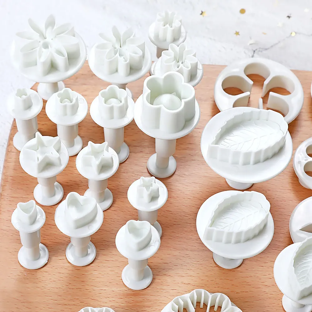 Silicone World 33Pcs/Set Sugarcraft Fondant Cutter Plastic Cake Mold DIY Cake Decorating Baking Tools Plunger Paste Sugar Craft