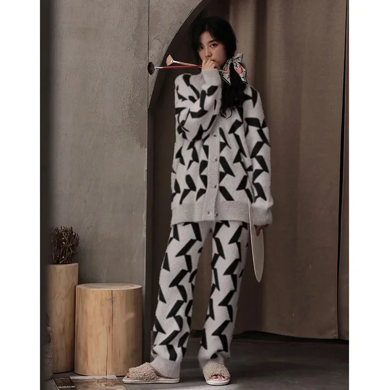 2023 New Pajama Women  Homewear Suit Set Winter Coral Fleece Loungwear Warm Large Size Sleepwear Student Thickened Wearable