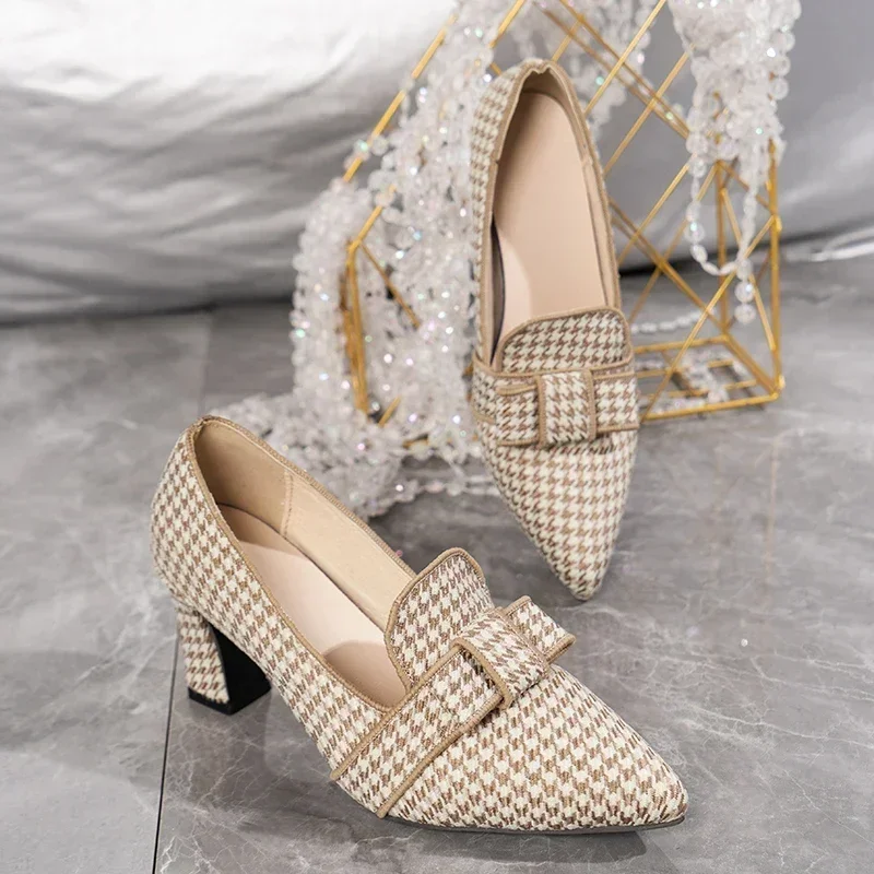 2024 Retro Fashion Women's Shoes Plaid Soft Leather  High Heels Spring Pointed Toe Thick Heel Women's Shoes Pumps