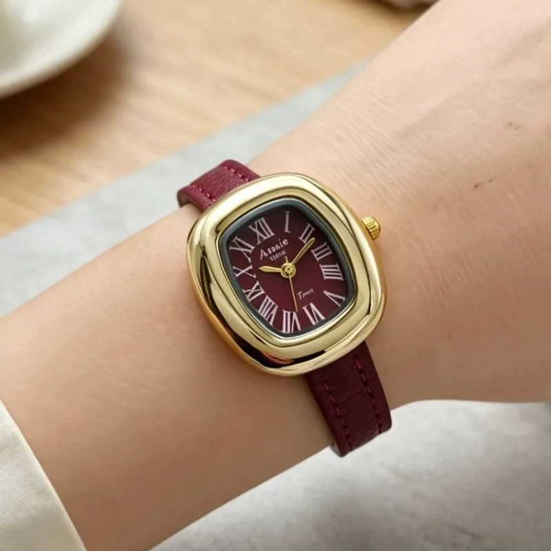Hot Sale Women Small Square Watches Ladies' Quartz Wristwatch Fashion Leather Strap Student Quartz Wristwatches Wholesale