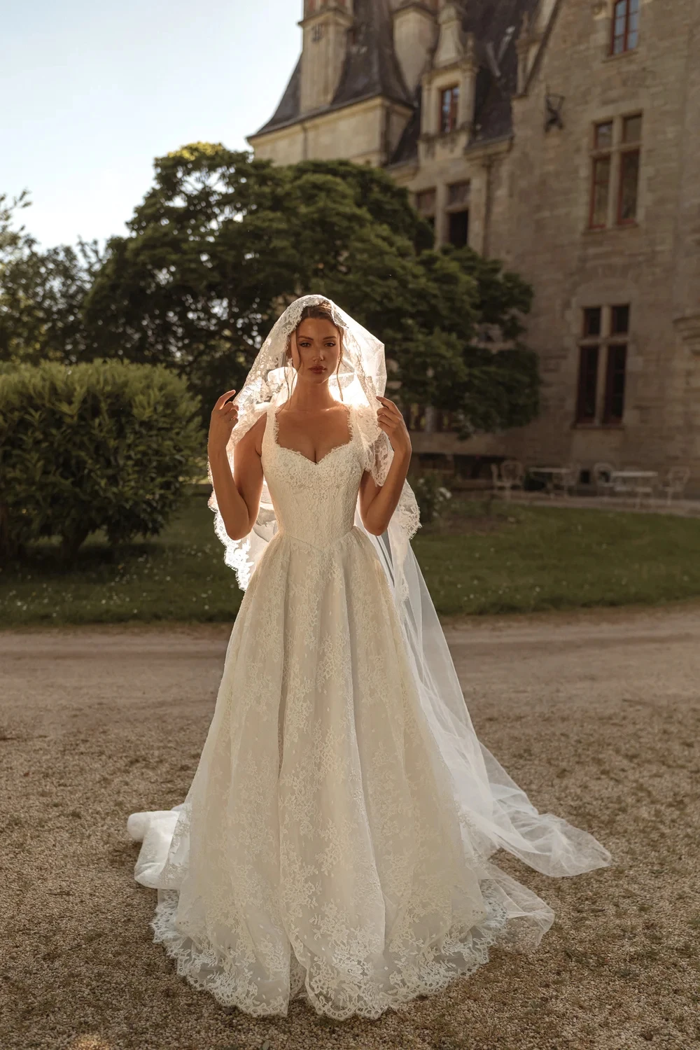 

Customized Boho White Organza Wedding Dress Sexy Spaghetti Straps Sleeveless Bridal Gown Soft A-Line Court Train Robe de mariée