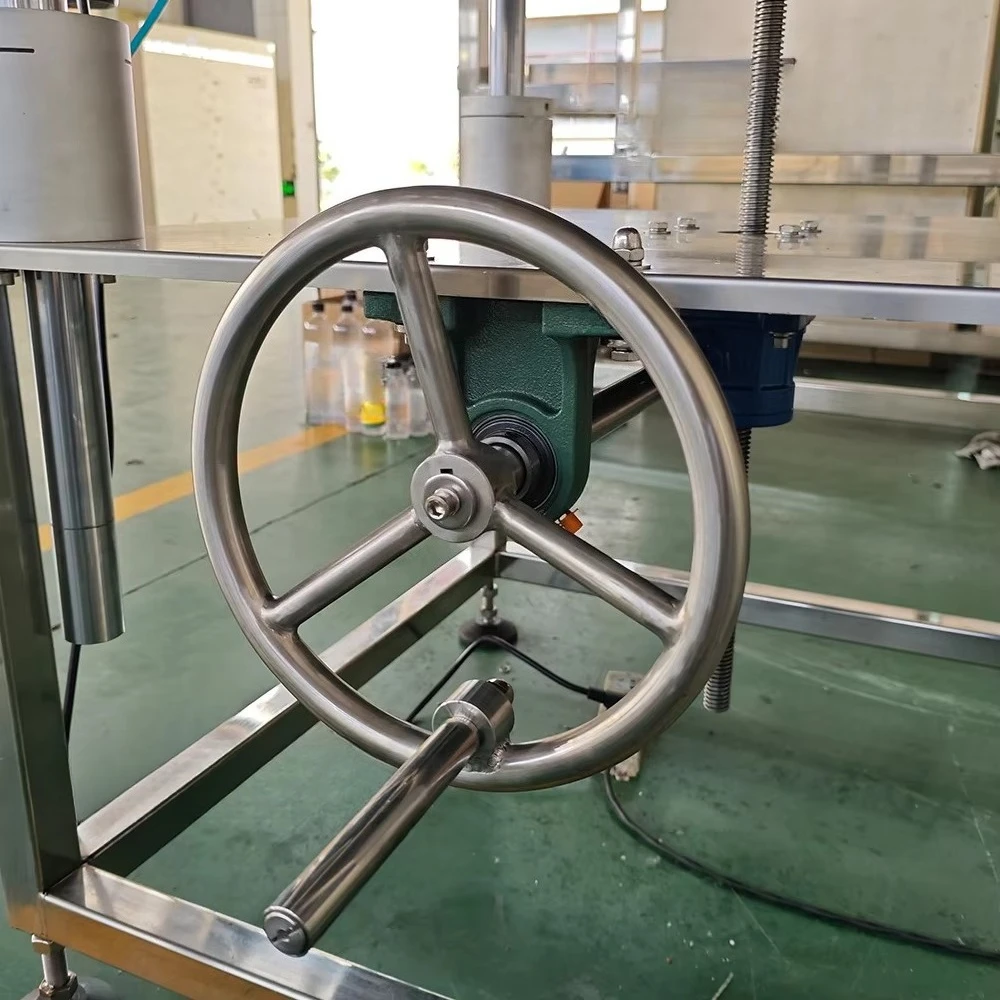 Universal Round Bottle Labeling Machine Height Adjustable Conveyor Automatic Self-Adhesive Label Applicator